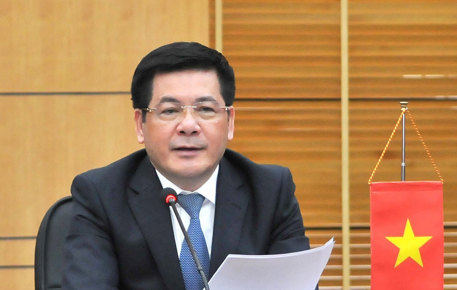 Minister of Industry and Trade Nguyen Hong Dien