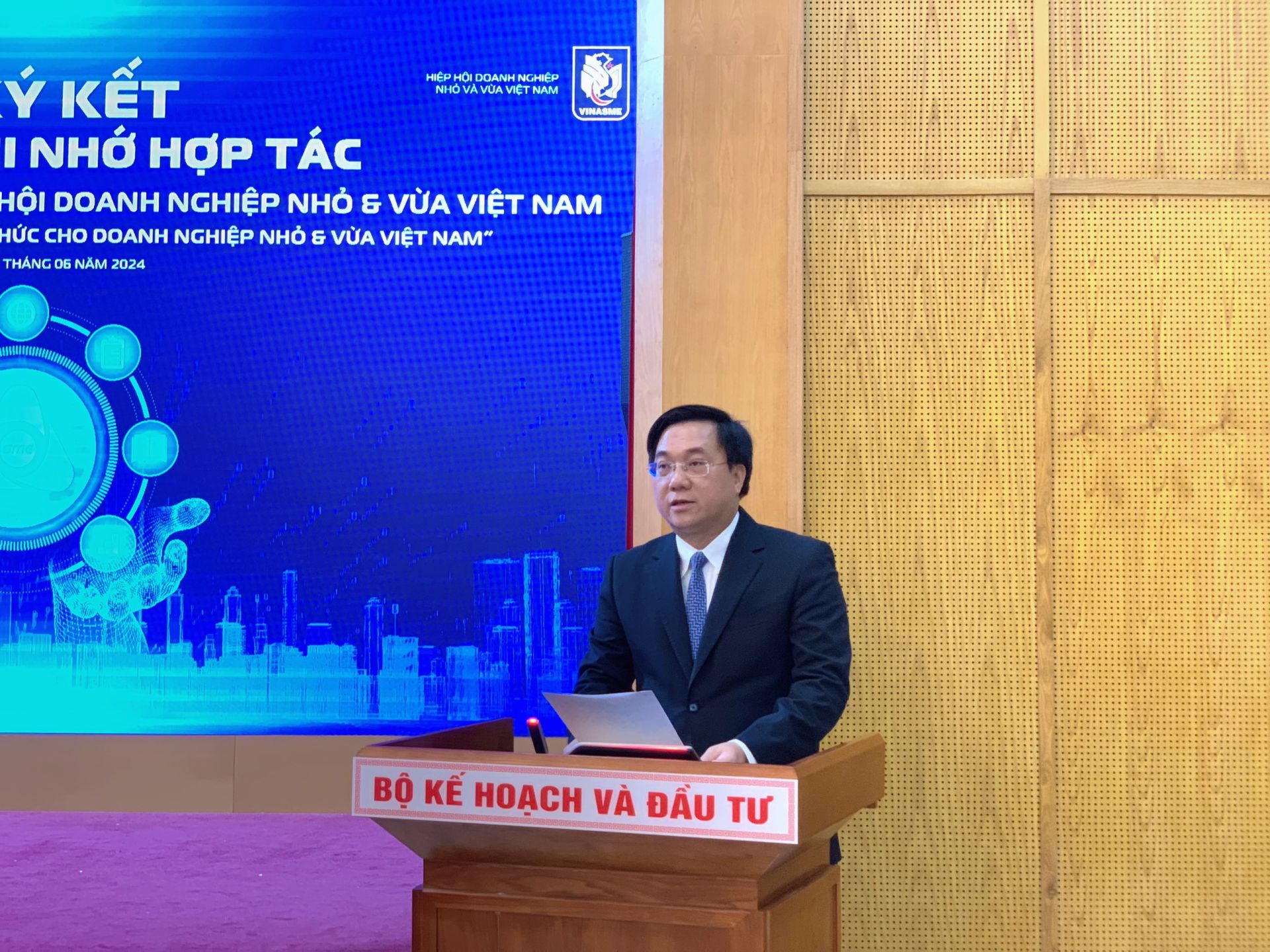 Deputy Minister of Planning and Investment Tran Duy Dong spoke at the event