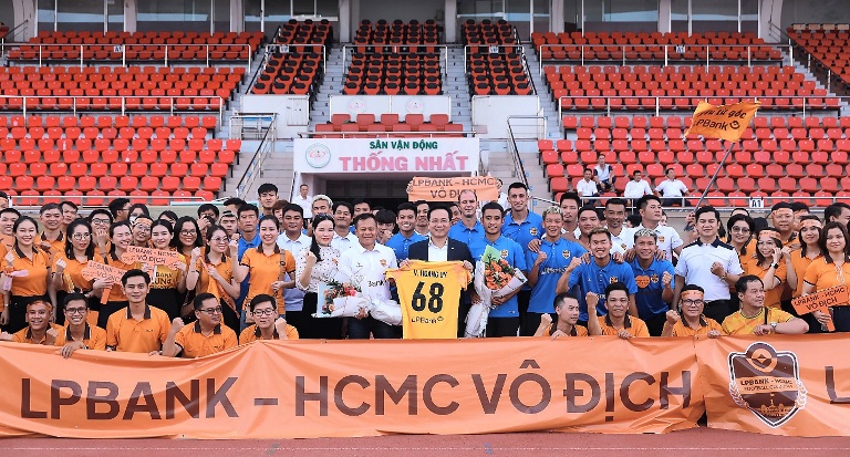 Ảnh minh họaKhông khí cuồng nhiệt chào đón CLB LPBank – HCMC tại Sân vận động Thống Nhất