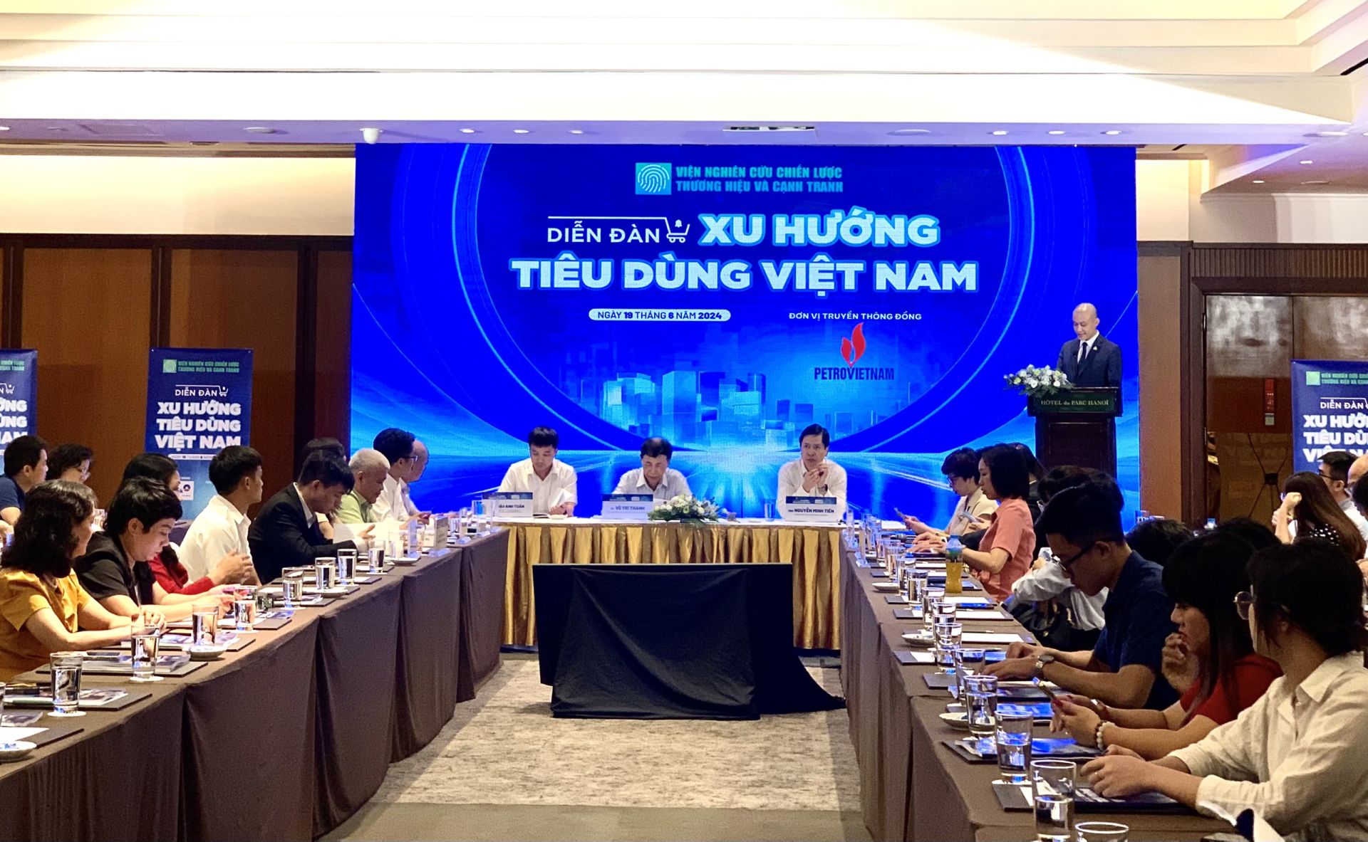 Diễn đàn “Xu hướng tiêu dùng Việt Nam” do Viện Nghiên cứu Chiến lược thương hiệu và cạnh tranh (BCSI) tổ chức