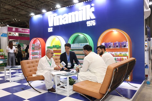 Vinamilk là doanh nghiệp có nhiều đóng góp trong việc đưa sản

phẩm sữa Việt Nam vươn ra thế giới