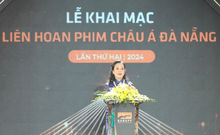 Bà Ngô Phương Lan, Chủ tịch Hiệp hội Xúc tiến phát triển điện ảnh Việt Nam phát biểu khai mạc - Ảnh: VGP/Lưu Hương