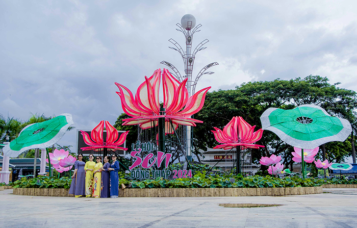 Lễ hội Sen Đồng Tháp năm 2024