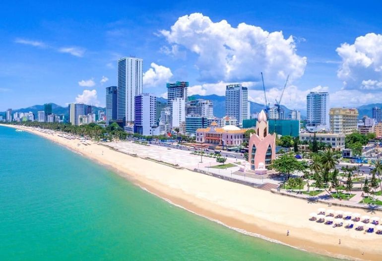 Đối với thành phố biển Nha Trang, tỷ lệ yêu thích của khách hàng nữ giới và nam giới cũng lần lượt chiếm 64% và 36%.