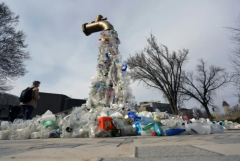 Hoa Kỳ sẽ loại bỏ dần việc mua nhựa dùng một lần