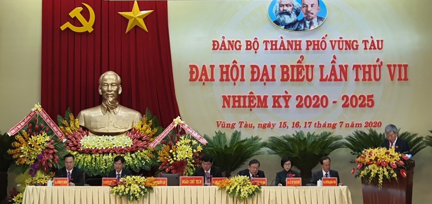 Đại hội Đảng bộ Thành phố lần thứ VII, giai đoạn 2020-2025, du lịch được xác định là một trong bốn trụ cột kinh tế chính của Vũng Tàu.