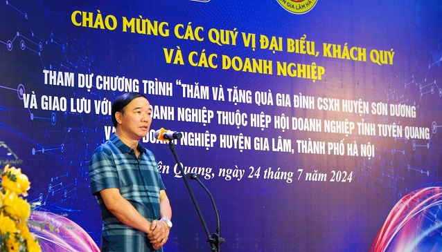 Chủ tịch Hiệp hội doanh nghiệp tỉnh Tuyên Quang Nguyễn Hữu Thập phát biểu tại chương trình giao lưu