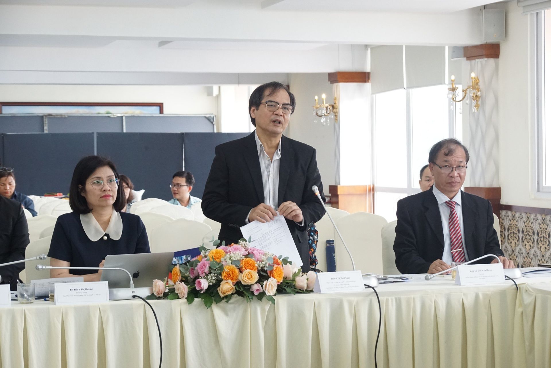 Dr. To Hoai Nam, Permanent Vice Chairman and General Secretary of VINASME, speaking at the forum