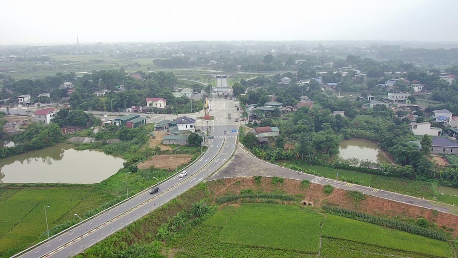 Đoạn nút giao IC-9, nối đường cao tốc Nội Bài - Lào Cai với đường Hồ Chí Minh