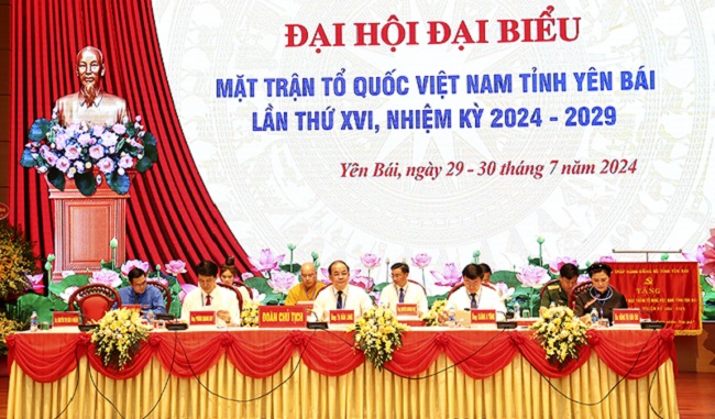 Đoàn chủ tịch điều hành Đại hội