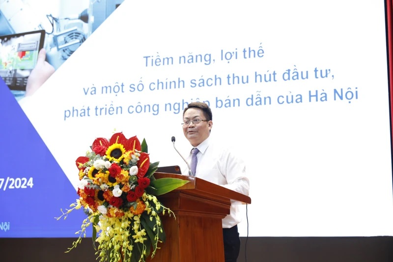 Mr. Nguyen Viet Hung, Director of the Hanoi Department of Information and Communications