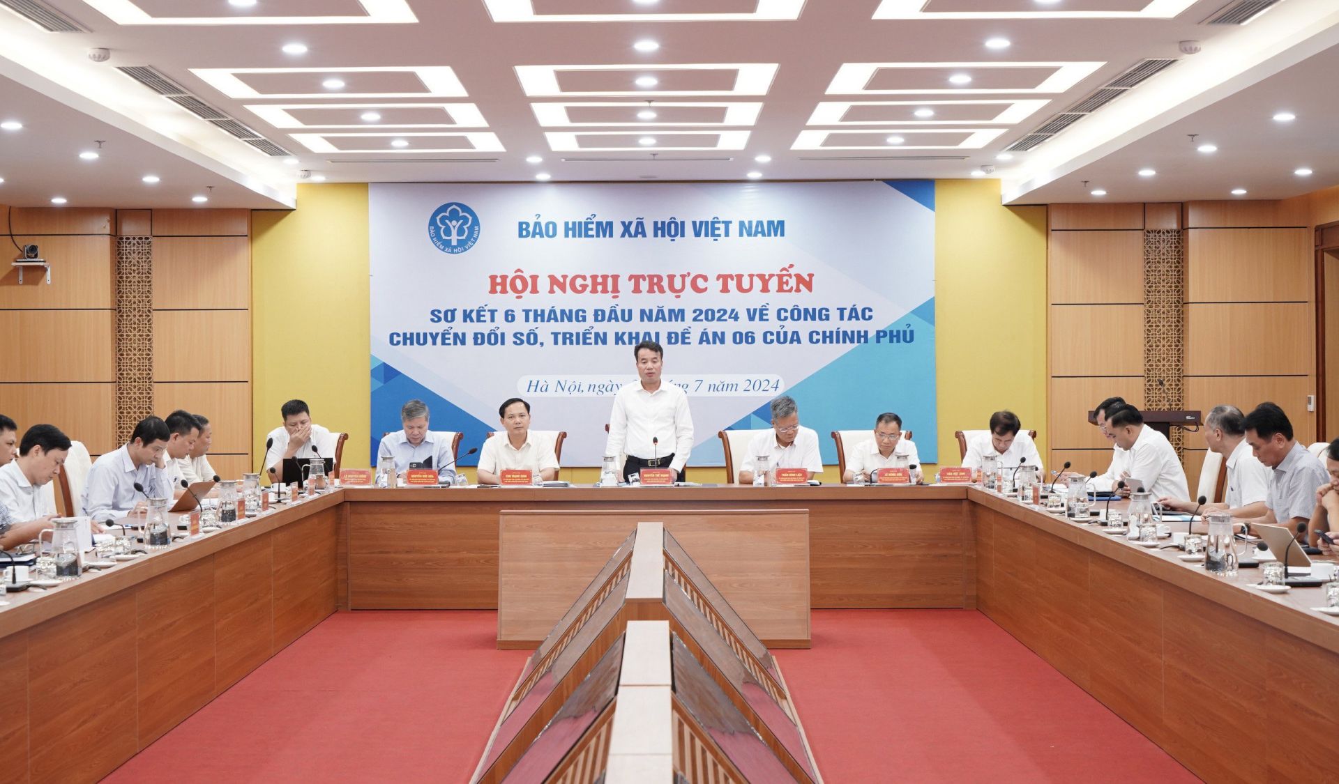 The online conference for reviewing the first six months of 2024 on the digital transformation efforts of Vietnam Social Insurance