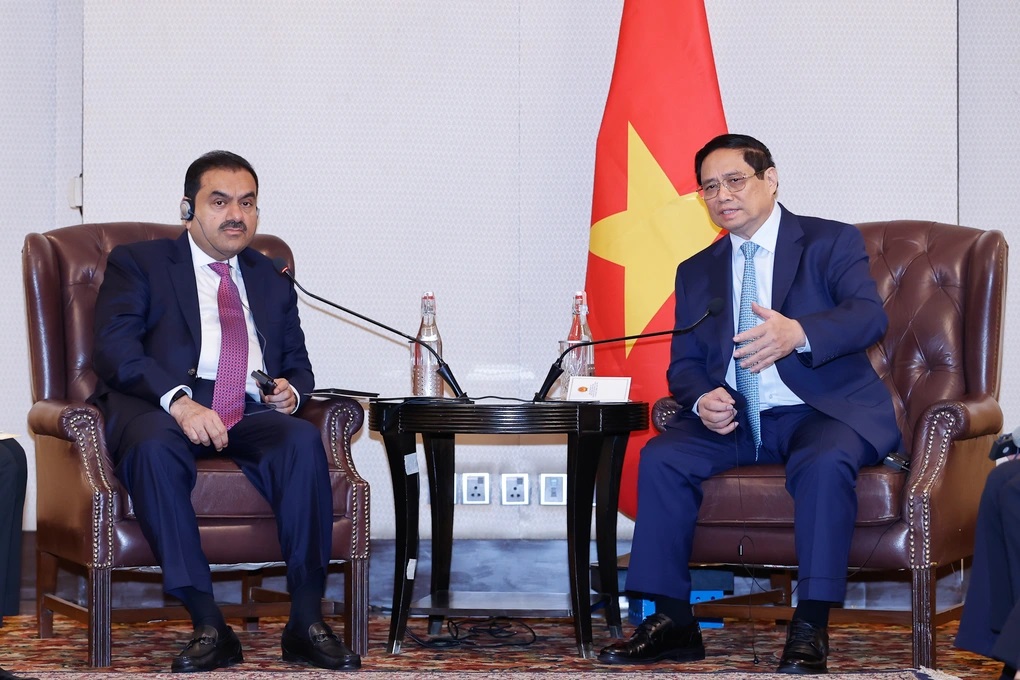 Prime Minister Pham Minh Chinh meets with Mr. Gautam Adani, Chairman of the Adani Group