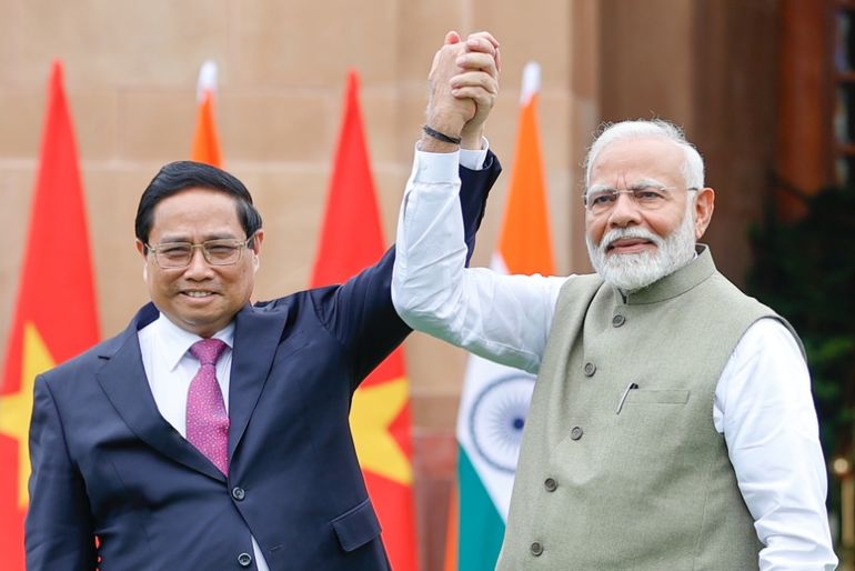 Prime Minister Pham Minh Chinh and Indian Prime Minister Narendra Modi