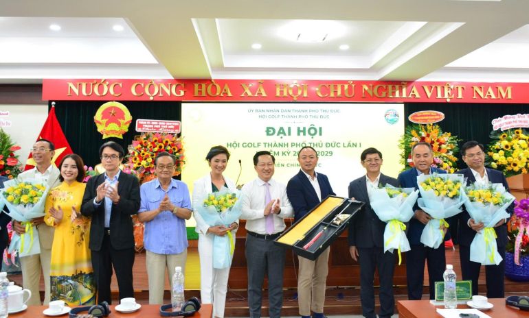 Members of the Thu Duc City Golf Association appeared