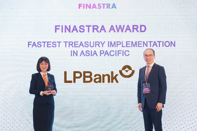 Ảnh minh họaBà Nguyễn Ánh Vân – Phó Tổng Giám đốc LPBank nhận giải Ngân hàng “Triển khai hệ thống Kondor Treasury nhanh nhất Châu Á - Thái Bình Dương”