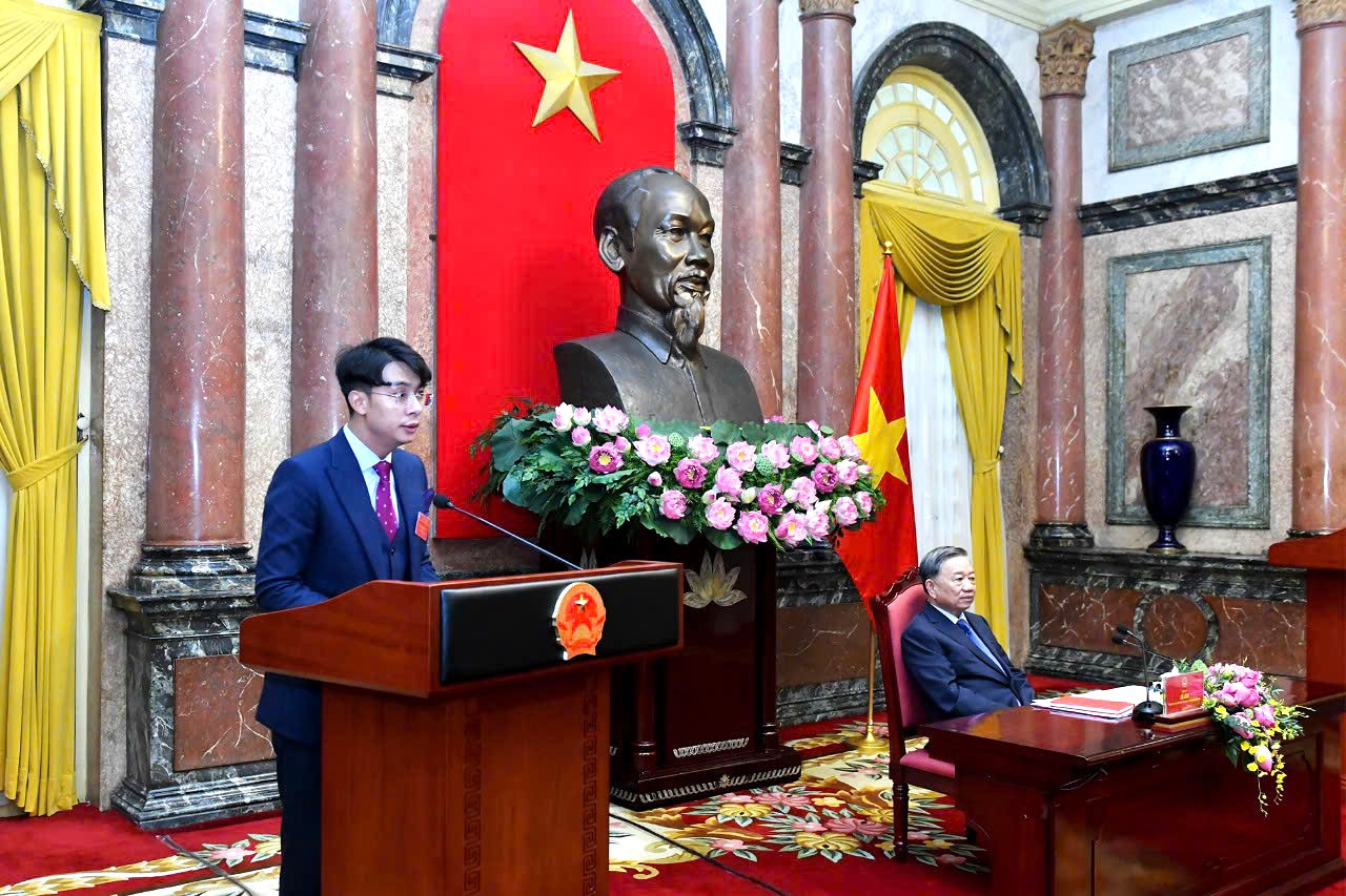 Luật sư Lê Nguyên Hoà – Giám đốc Điều hành Công ty Luật TNHH LHLegal là một trong số doanh nhân tiêu biểu được phát biểu tại sự kiện tiếp kiến Tổng Bí thư, Chủ tịch nước Tô Lâm