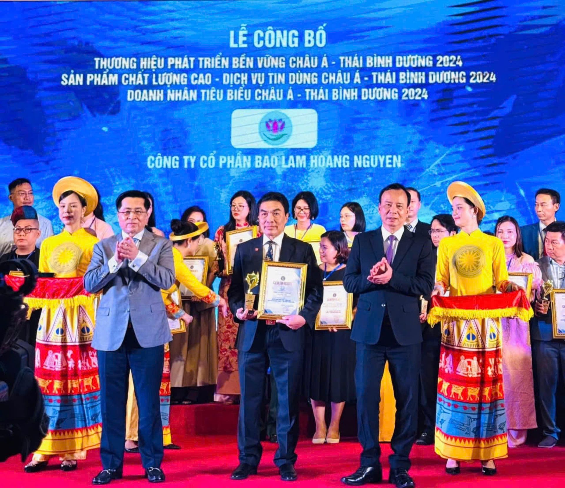 Công ty CP Bao Lam Hoang Nguyen mới đây cũng đã vinh dự nằm trong Top 10 sản phẩm chất lượng cao dịch vụ tin dùng Châu Á - Thái Bình Dương 2024