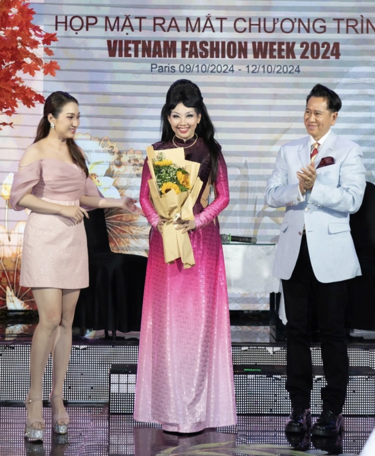 Designer Quynh Paris represented Vietnamese designers in speaking at the press conference introducing Vietnam Fashion Week 2024, which recently took place in Ho Chi Minh City.