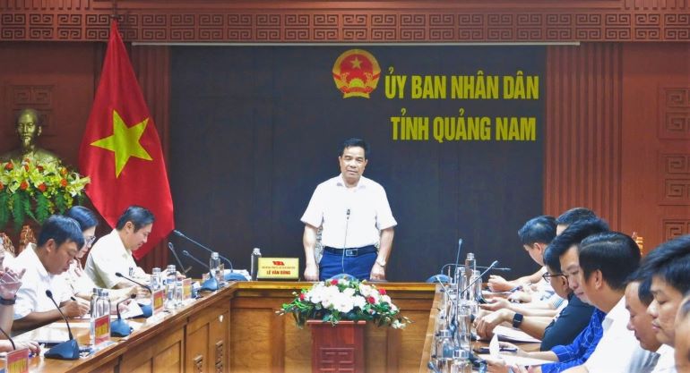 Chủ tịch UBND tỉnh Lê Văn Dũng chủ trì buổi làm việc với Hiệp hội doanh nghiệp Quảng Nam và các Sở, ngành, địa phương để giải quyết các khó khăn, vướng mắc của các doanh nghiệp