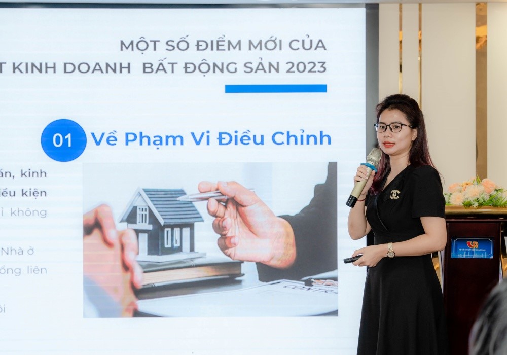 Bà Hoàng Thu Hằng - Trưởng phòng phòng Quản lý Thị trường BĐS - Cục Quản lý Nhà & Thị trường BĐS chia sẻ về Luật Kinh doanh bất động sản 2023