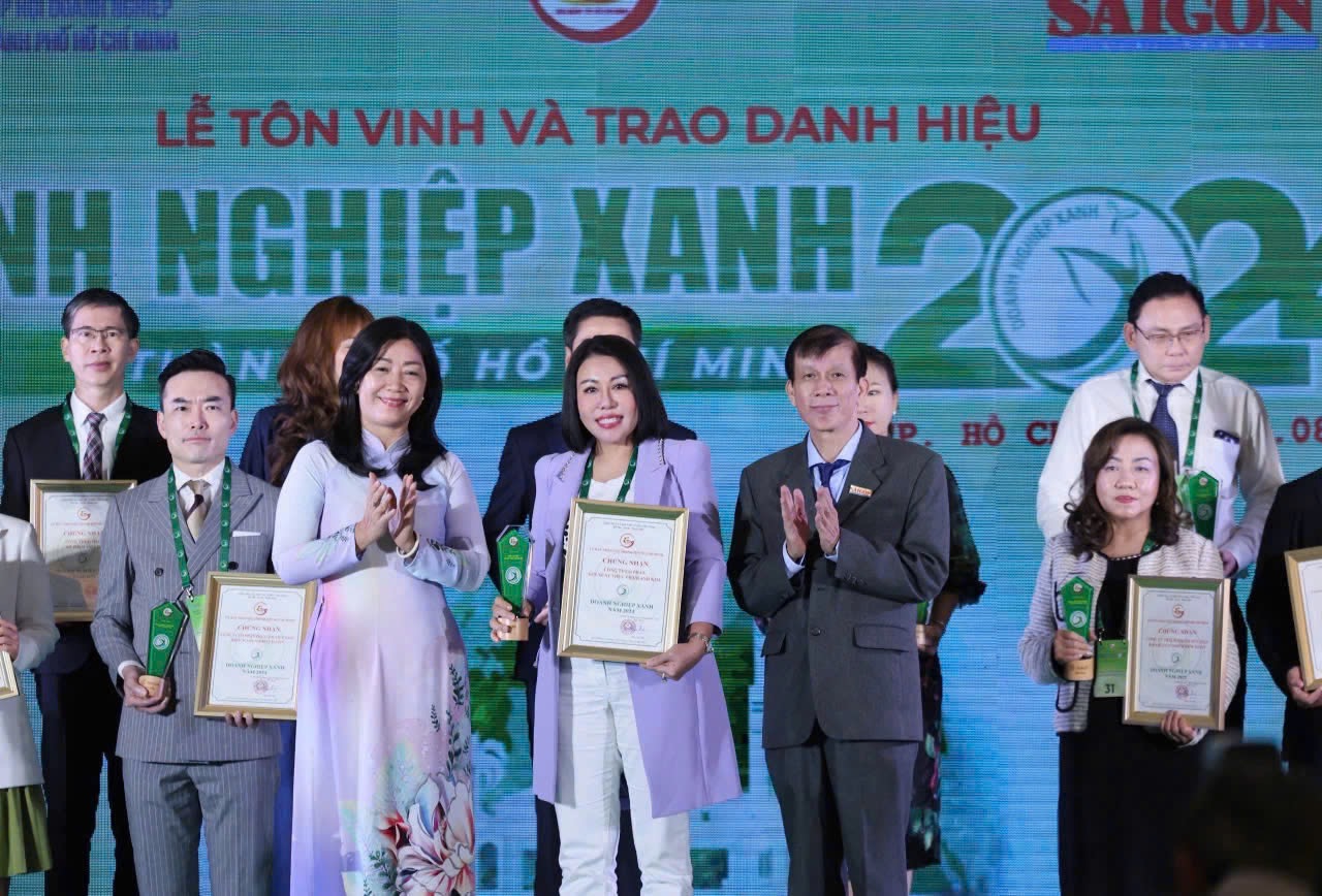 AK FOOD is one of the 98 enterprises honored at the “Ho Chi Minh City Green Enterprise 2024” awards ceremony