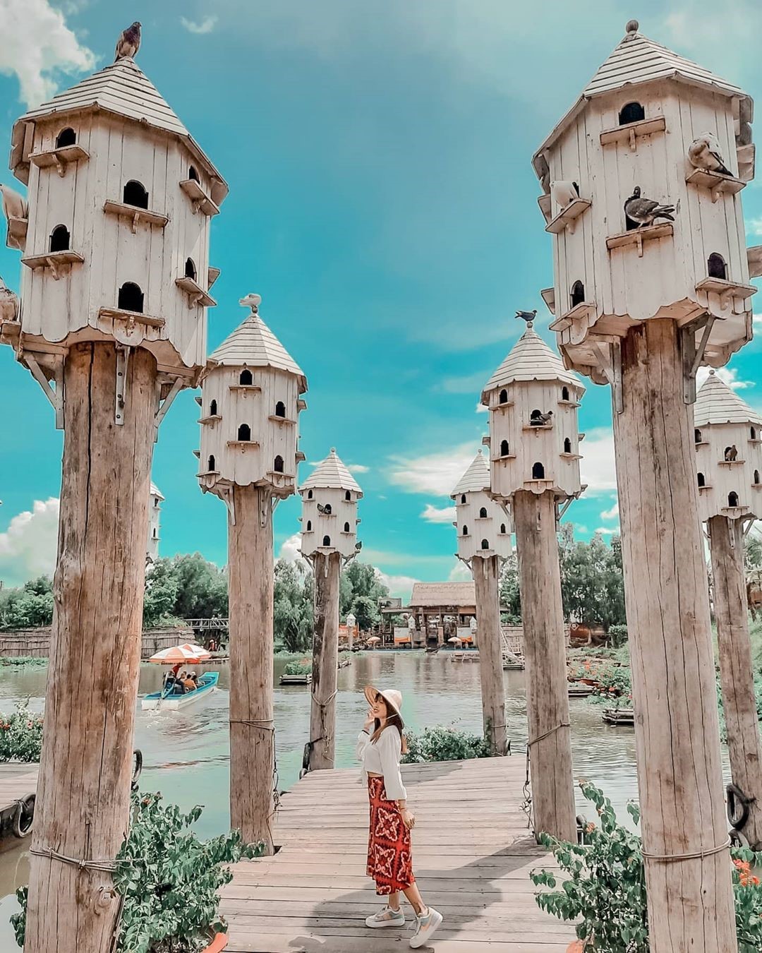 The unique pigeon nest boat dock