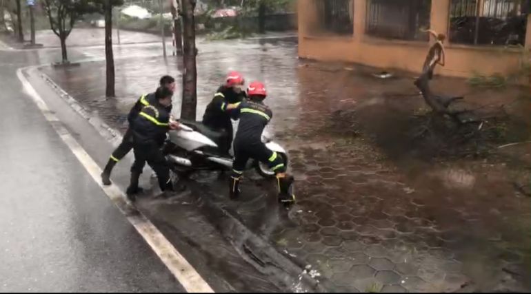 Hải Phòng: Lực lượng PCCC & TKCN giúp 130 người thoát nạn khỏi siêu bão