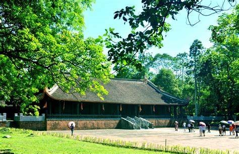 Lam Kinh, the ancient capital, is a destination for millions of tourists from both within and outside the country, year-round