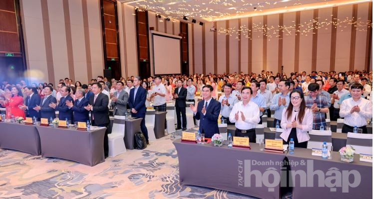 Delegates attending the celebration of Entrepreneurs' Day on October 9, organized by the Vĩnh Phúc Business Association