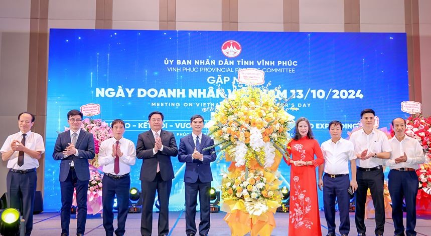 Provincial leaders of Vinh Phuc organize a gratitude meeting with the business community