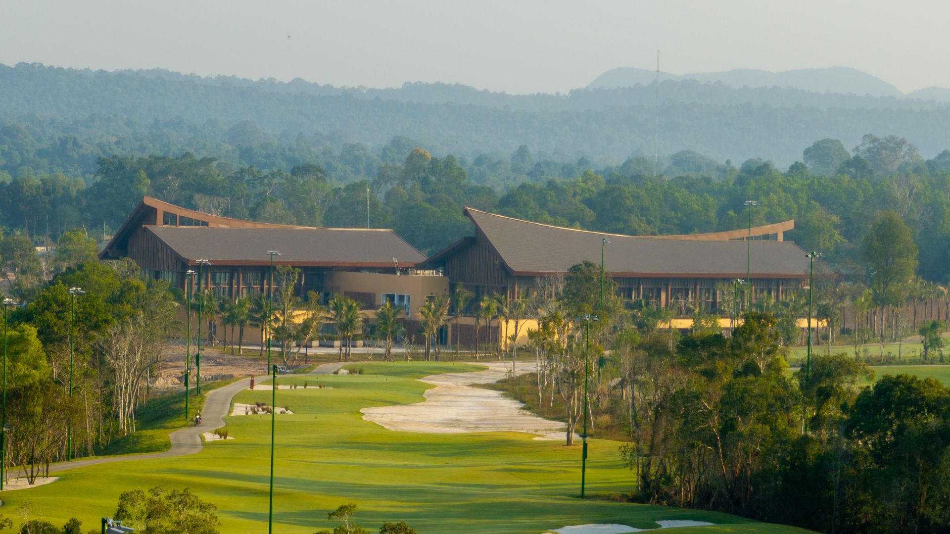 The enchanting beauty of Eschuri Vung Bau Golf