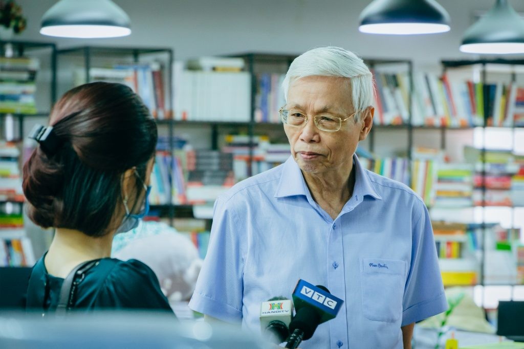 Associate Professor Dr. Lê Văn Truyền, former Deputy Minister of Health