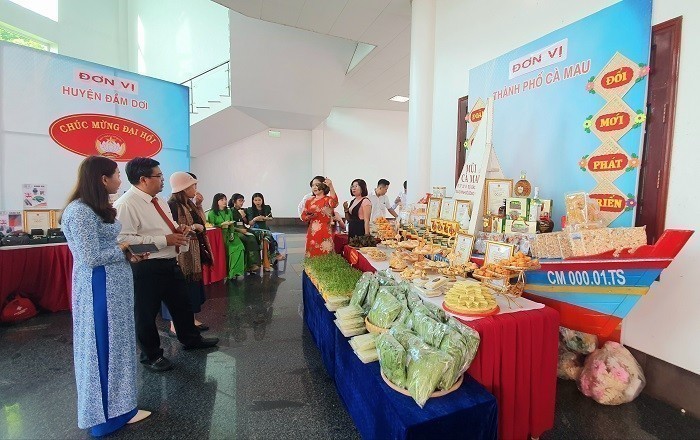 Display, promote, and introduce OCOP products and local specialties in the province.