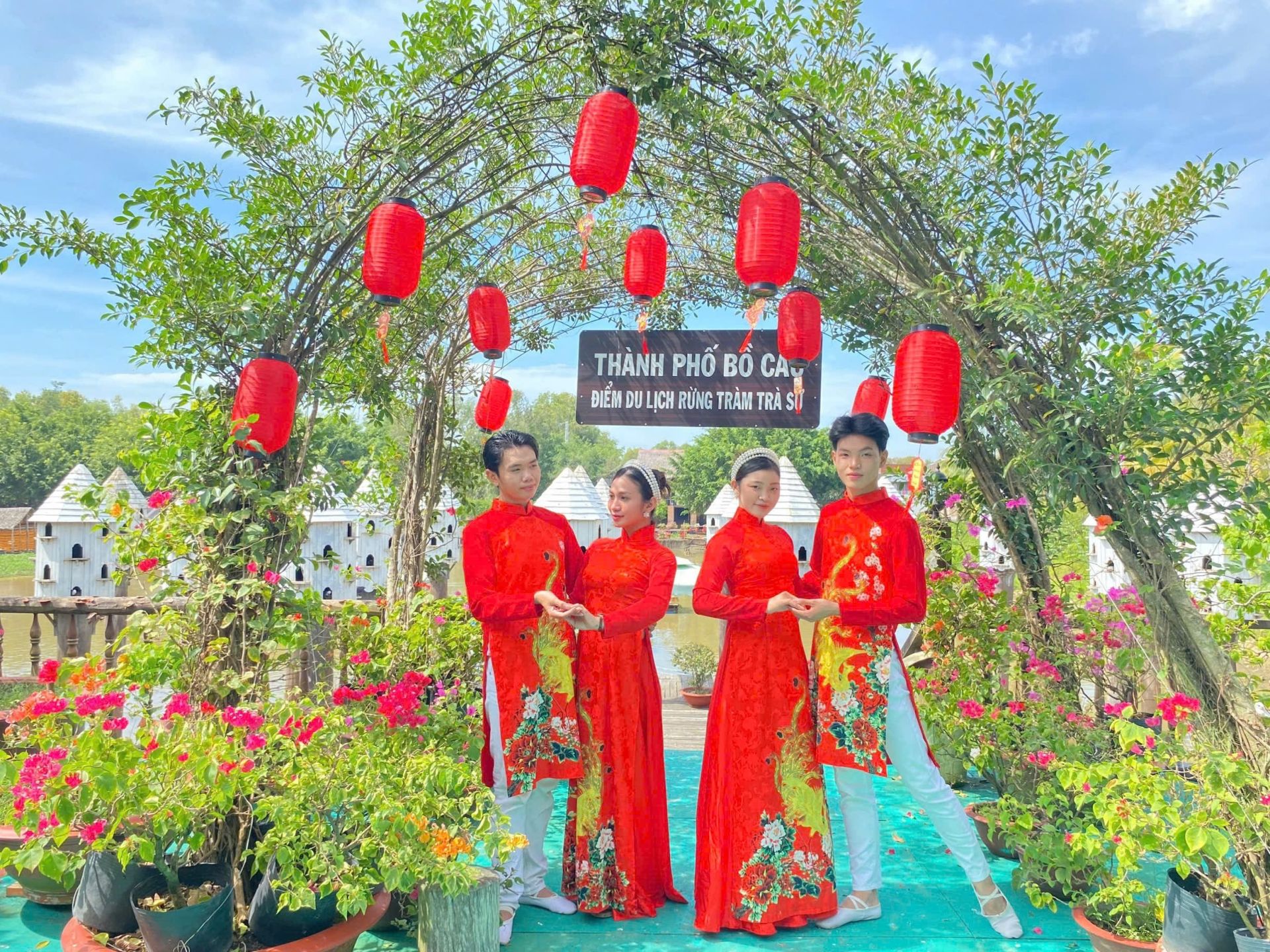 Vibrant colors of a corner of Trà Sư