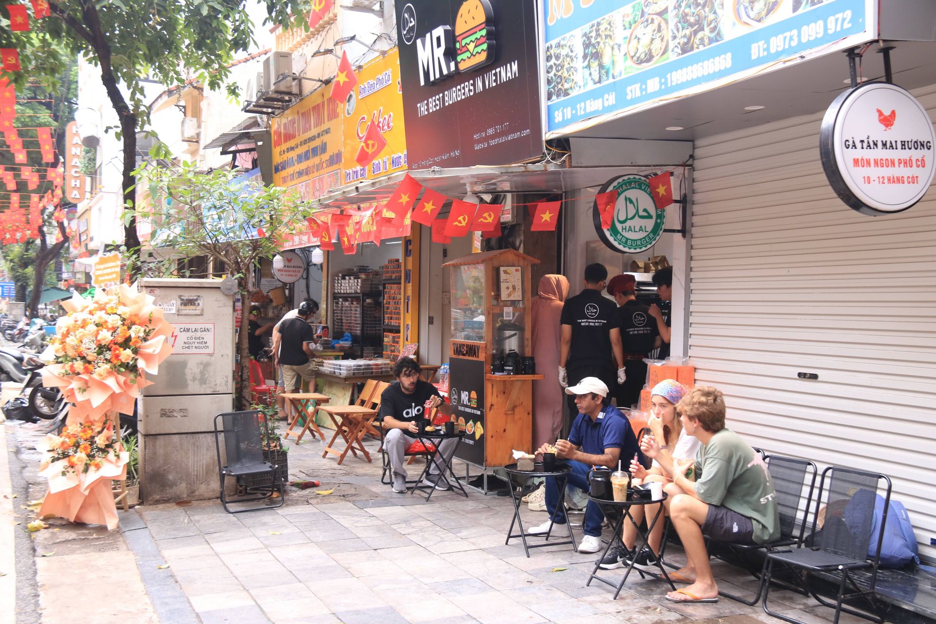 The space of the MR. Burgers – The Best Burgers in Vietnam The space of the MR. Burgers – The Best Burgers in Vietnam