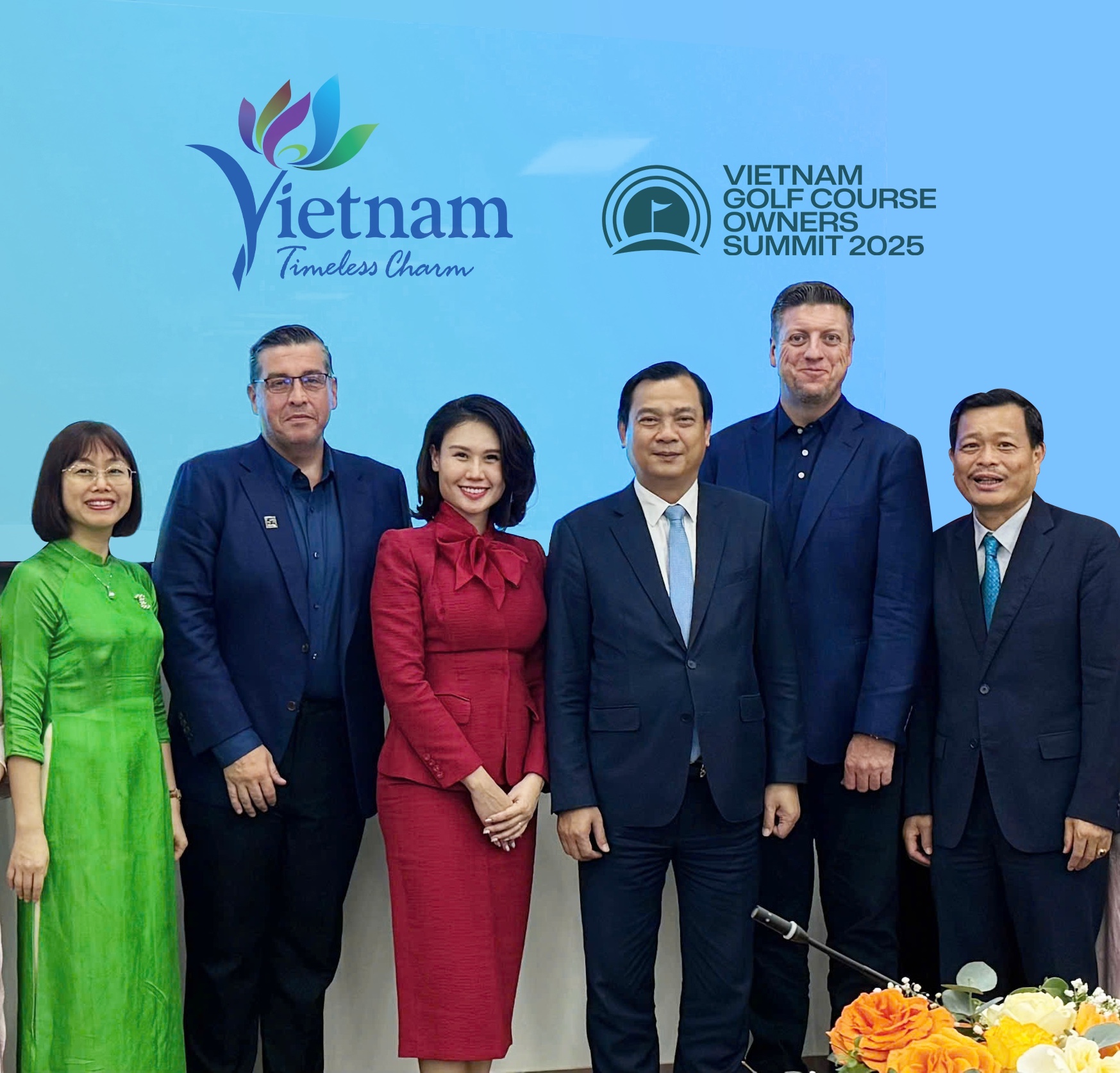The leadership of The Vietnam National Authority of Tourism held a meeting with the management board of 54 to discuss the organizational plan for the Vietnam Golf Course Owners Summit 2025 The leadership of The Vietnam National Authority of Tourism held a meeting with the management board of 54 to discuss the organizational plan for the Vietnam Golf Course Owners Summit 2025