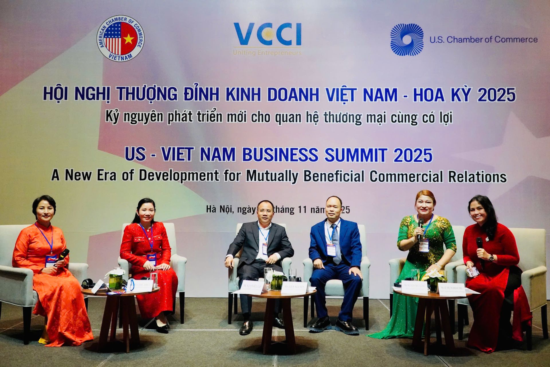 CEO Nguyễn Thị Bích Thủy and members of the Vietnam Association of Small and Medium Enterprises discussed sustainable development strategies for green and digital, at the 2025 Vietnam–U.S. Business Summit