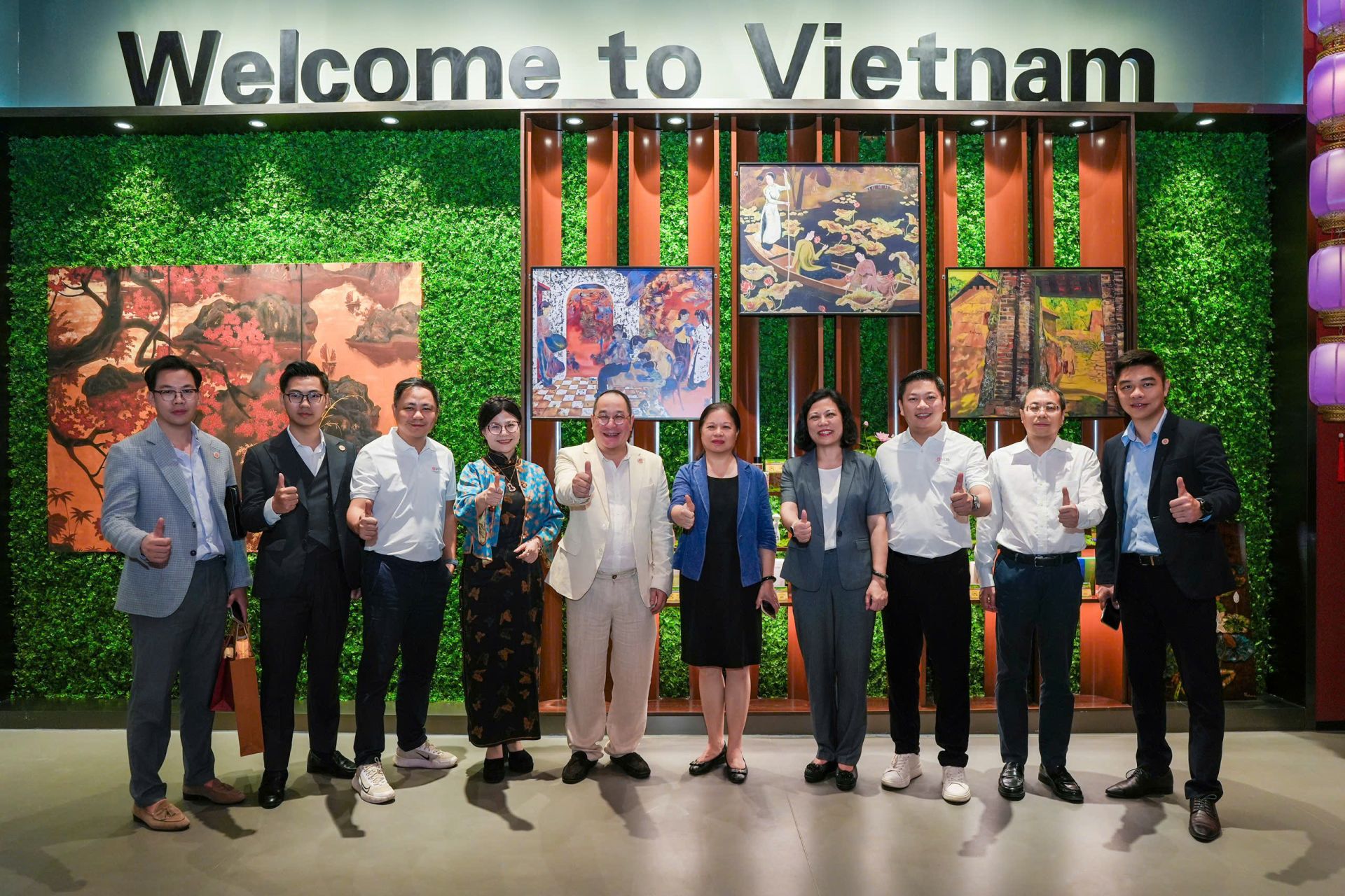 Businesspeople at the Vietnam Exhibition Area at the CAMEX Center in Nanning, China