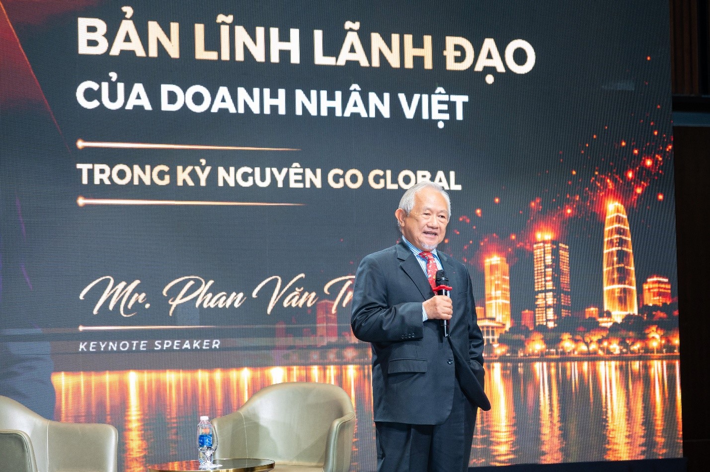 Prof. Phan Van Truong asserted that division between &ldquo;local&rdquo; and &ldquo;global&rdquo; is less about geography than mindset and culture