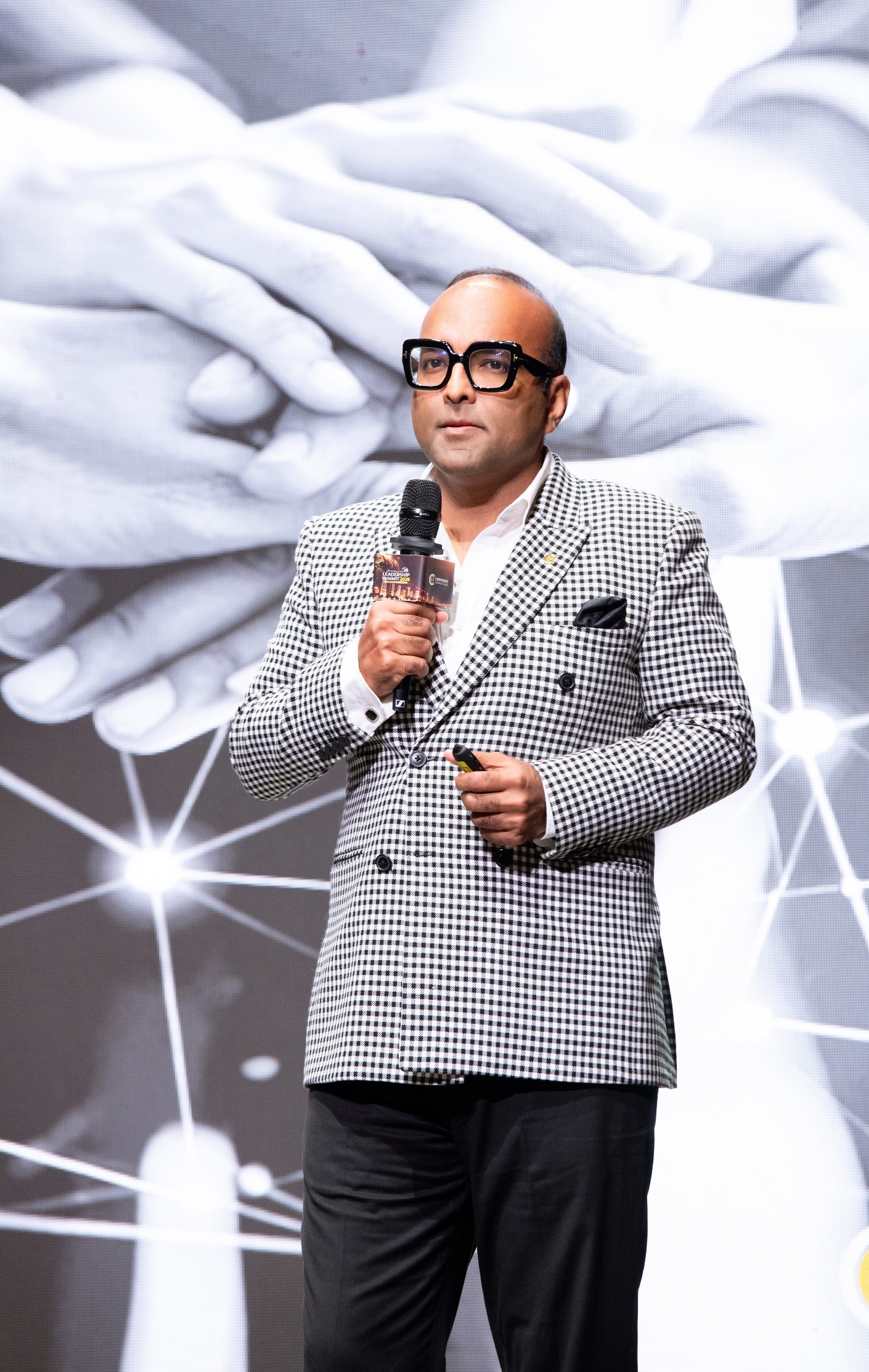 Acknowledging the opportunity in Vietnam in recent times, CorporateConnections Asia-Pacific vice-president Sri Rathi illustrated disadvantages that Vietnamese businesses have been facing on their trace of integration